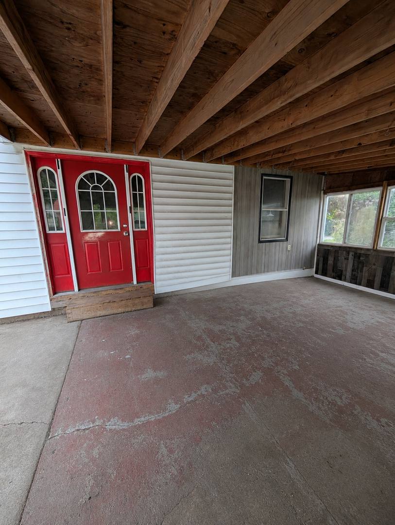 House for rent at 1935 Leclaire St, Davenport, IA 52803