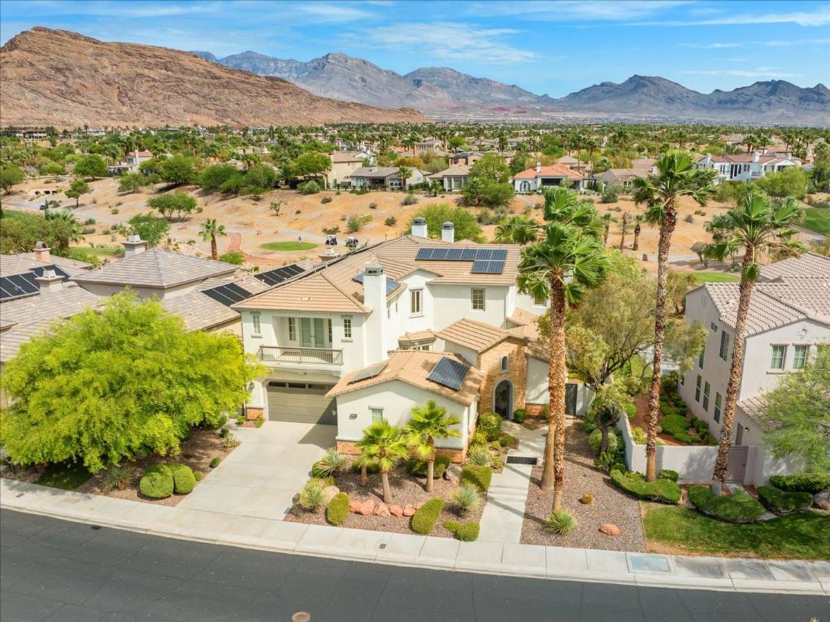 House for rent at 3043 Red Springs Dr, Las Vegas, NV 89135