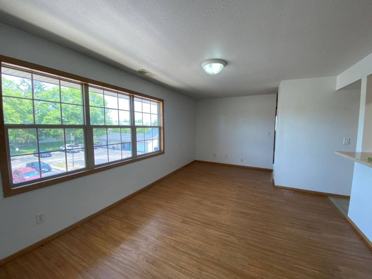 Apartment for rent at 2205 Marquette Rd, Peru, IL 61354