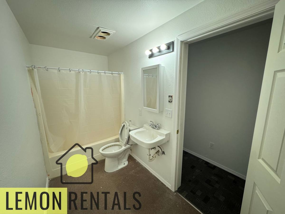 Apartment for rent at 902 N 9th Ave, Yakima, WA 98902