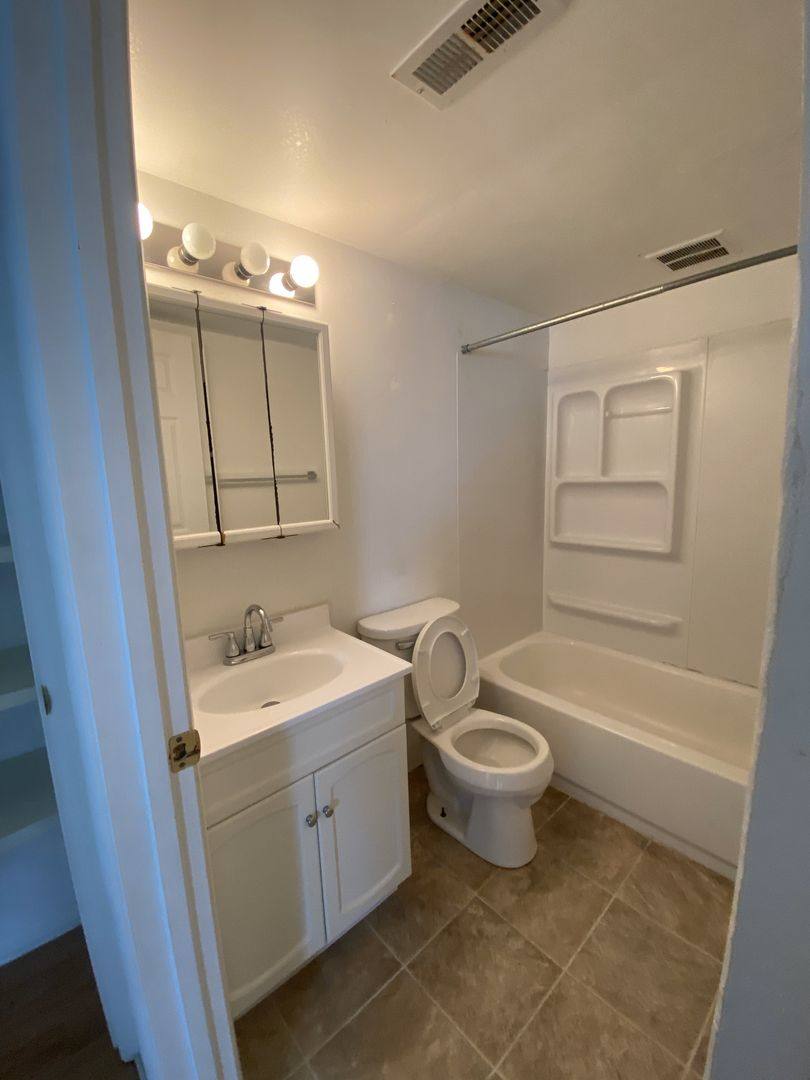 Apartment for rent at 2209 Marquette Rd, Peru, IL 61354