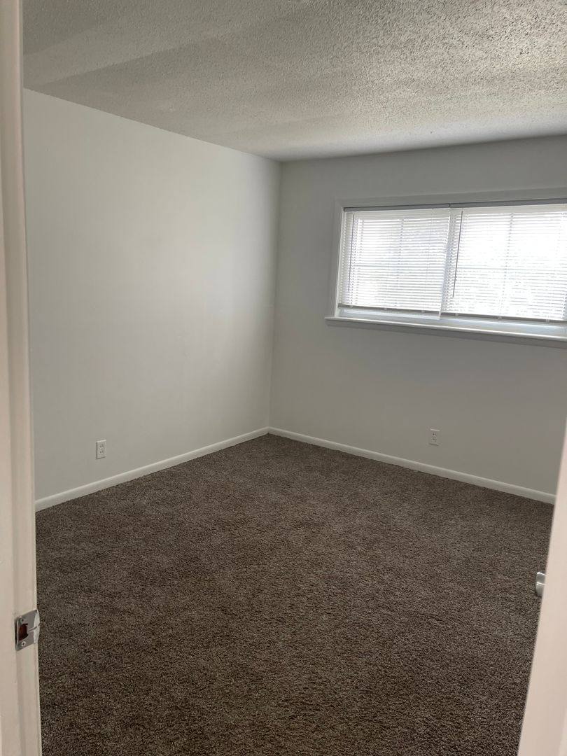 Apartment for rent at 2209 Marquette Rd, Peru, IL 61354