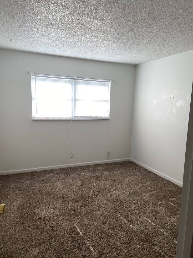 Apartment for rent at 2209 Marquette Rd, Peru, IL 61354