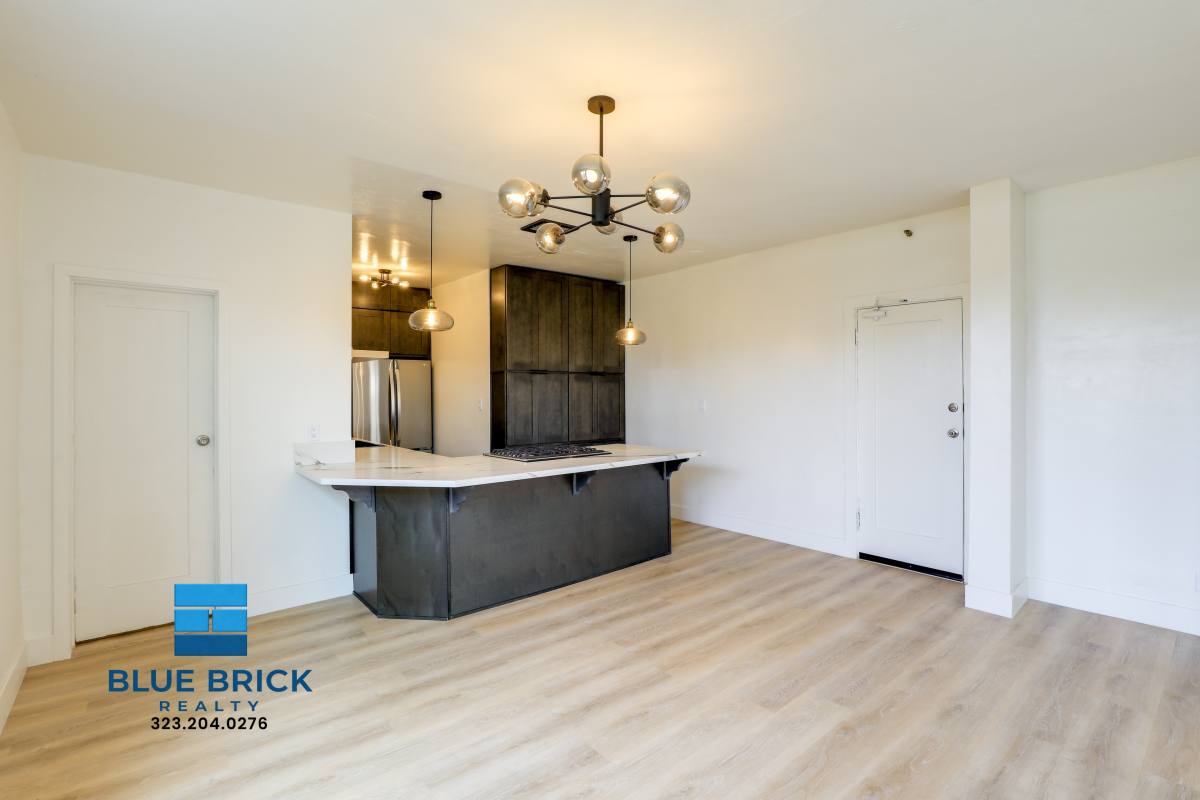Apartment for rent at 300 N Bonnie Brae St #302, Los Angeles, CA 90026