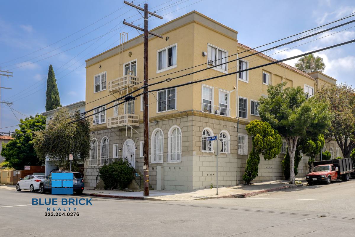 Apartment for rent at 300 N Bonnie Brae St #302, Los Angeles, CA 90026