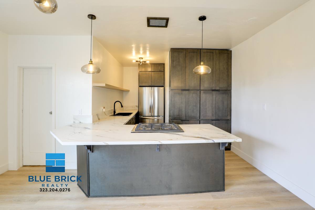 Apartment for rent at 300 N Bonnie Brae St #302, Los Angeles, CA 90026