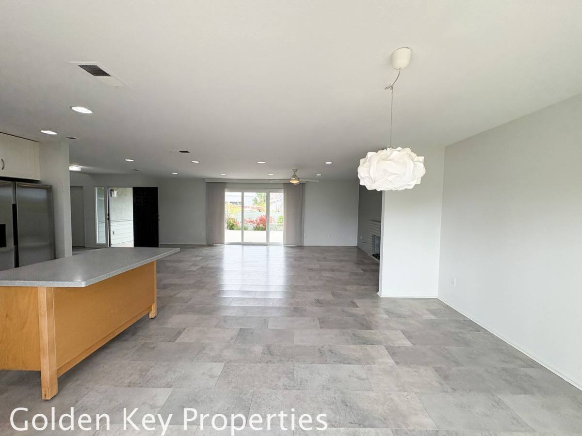 House for rent at 5510 Los Robles Dr, Carlsbad, CA 92008
