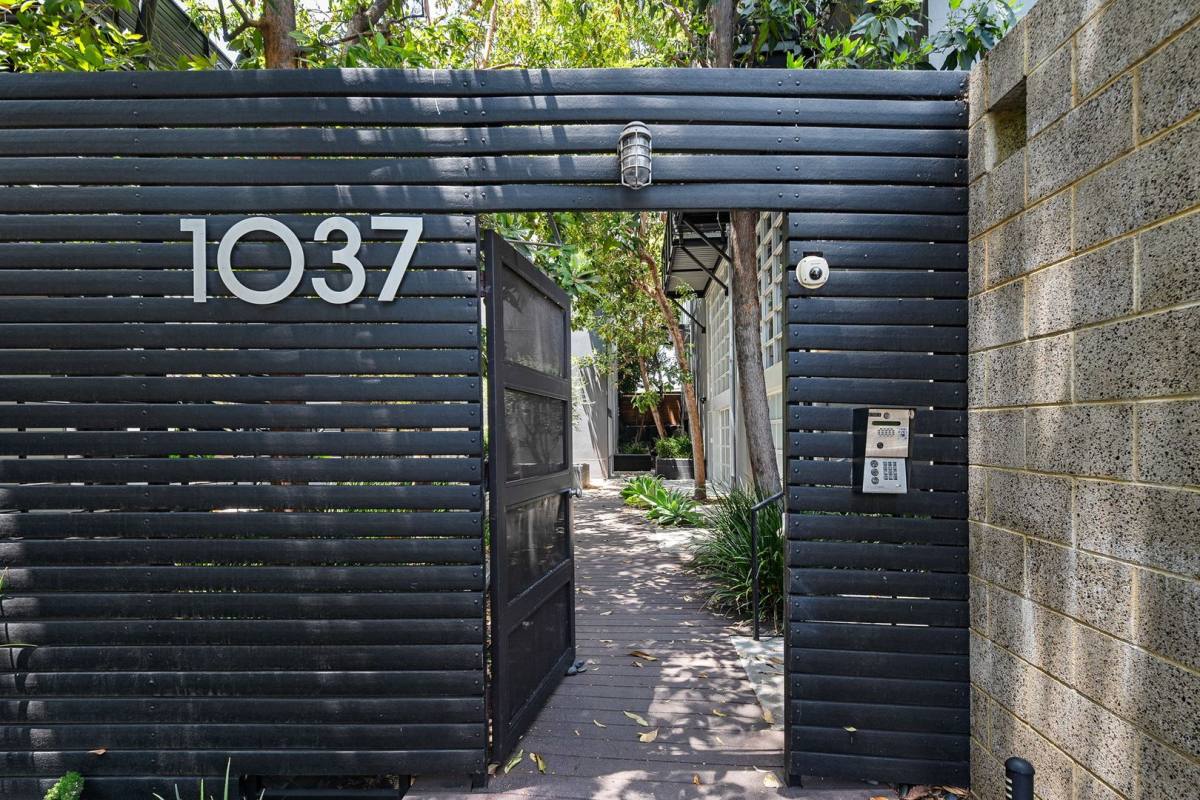 Townhouse for rent at 1037 N Laurel Ave #19C, Los Angeles, CA 90046