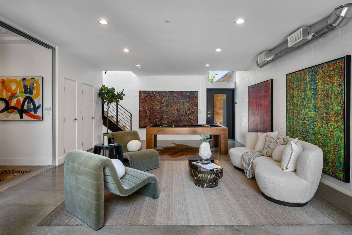 Townhouse for rent at 1037 N Laurel Ave #19C, Los Angeles, CA 90046