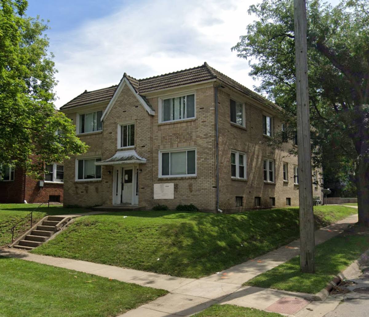 Apartment for rent at 2426-28 Benderwirt Ave, Rockford, IL 61103