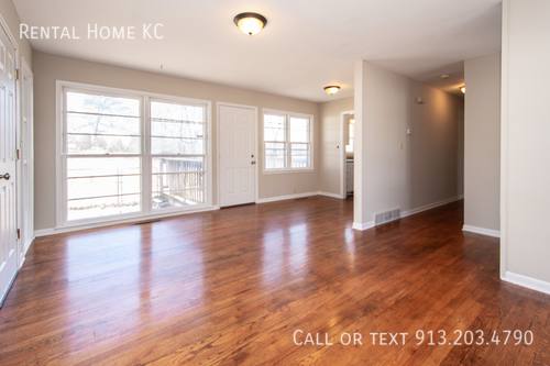 House for rent at 9427 Gillette St, Lenexa, KS 66215
