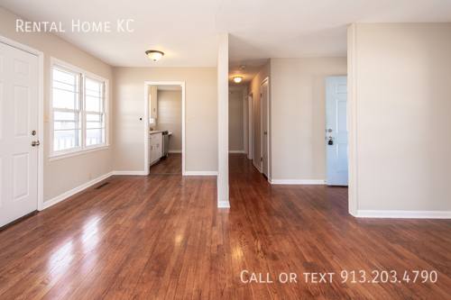House for rent at 9427 Gillette St, Lenexa, KS 66215