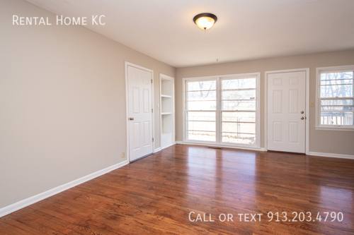 House for rent at 9427 Gillette St, Lenexa, KS 66215