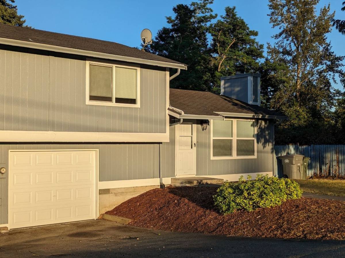 Apartment for rent at 12819- 12821 Waller Rd E, Tacoma, WA 98446