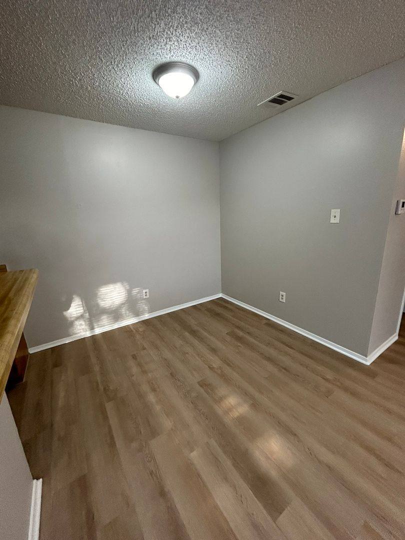 Apartment for rent at 7900 W Gate Blvd, Austin, TX 78745