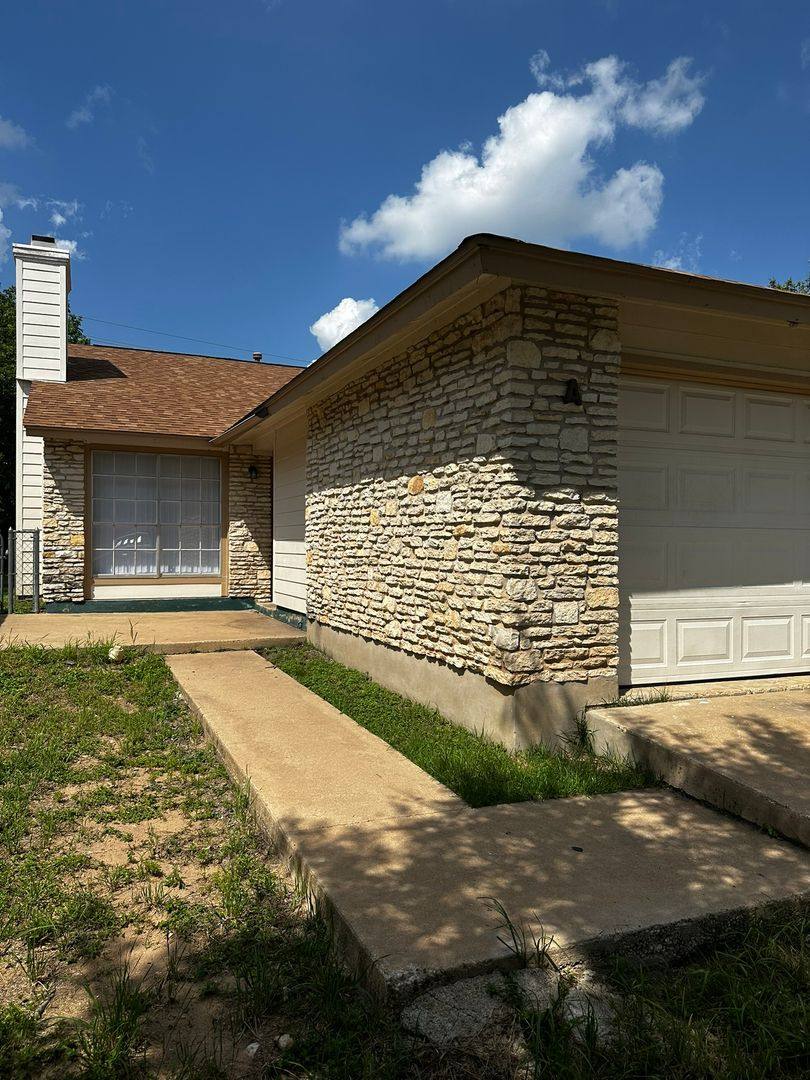 Apartment for rent at 2202 Donahue Lane, Austin, TX 78744