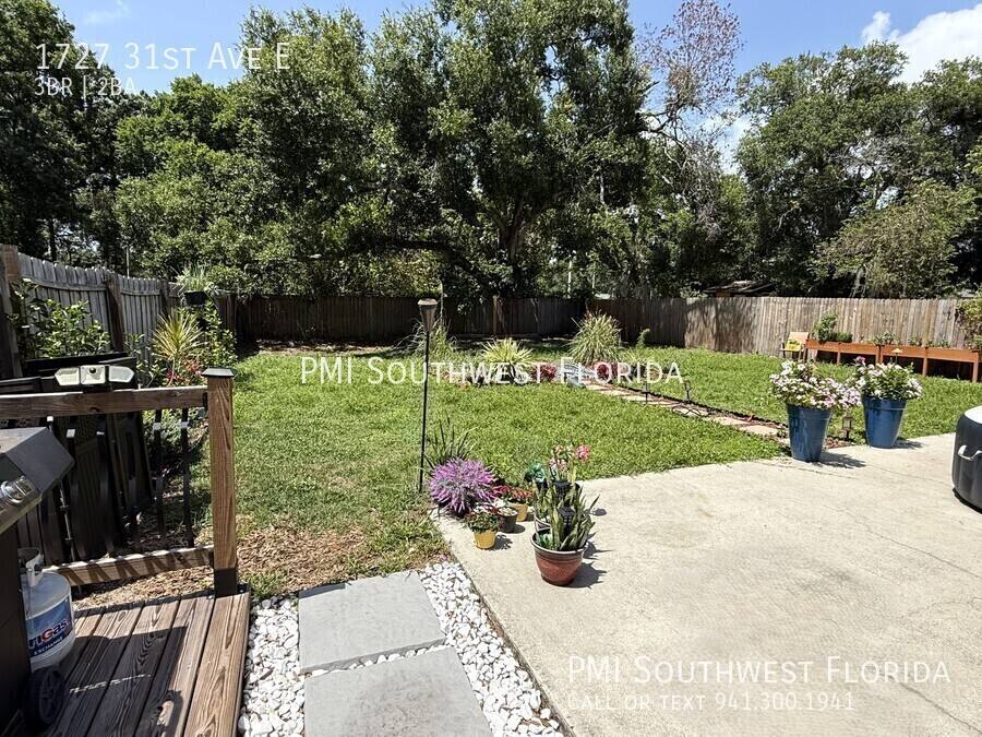 House for rent at 1727 31st Ave E, Bradenton, FL 34208