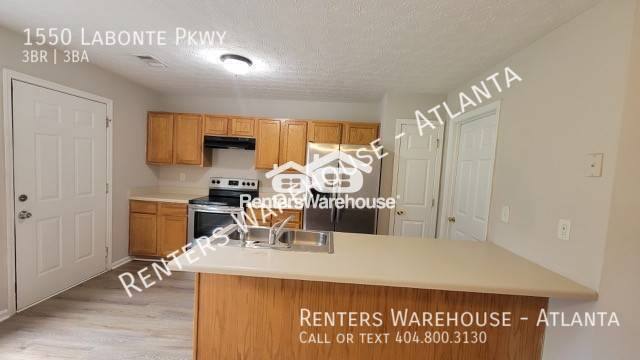 Townhouse for rent at 1550 Labonte Parkway, McDonough, GA 30253