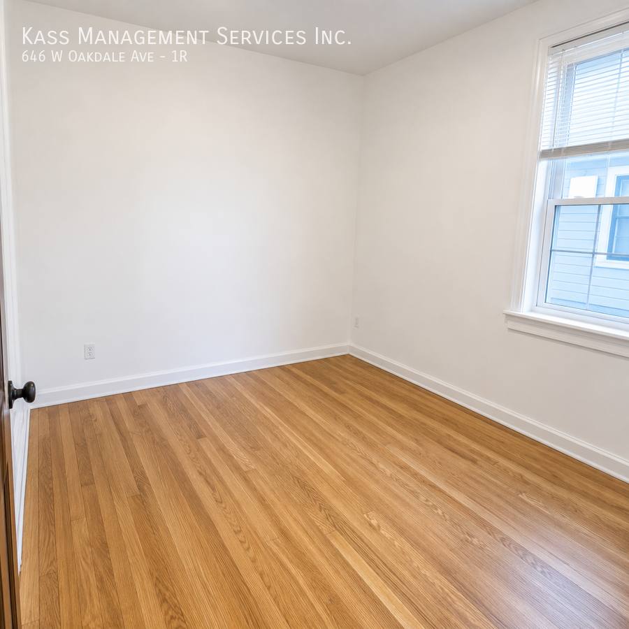 Apartment for rent at 646 W Oakdale Ave #1R, Chicago, IL 60613