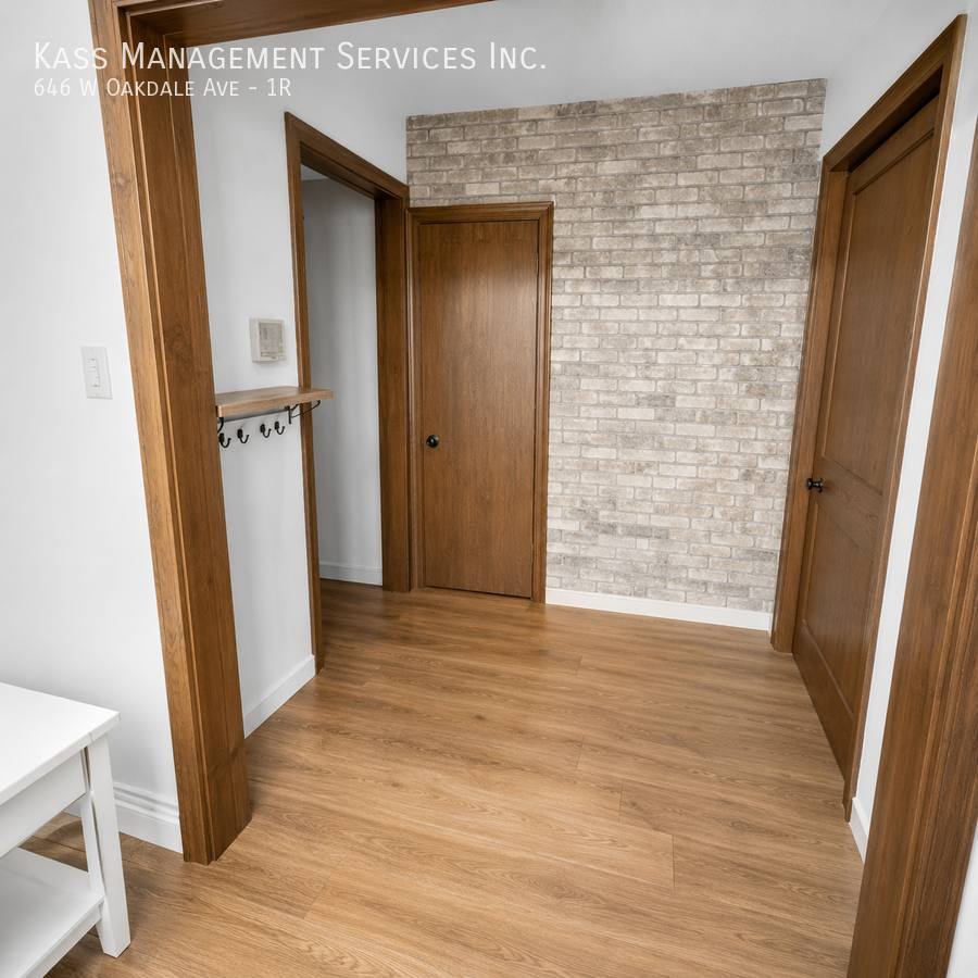 Apartment for rent at 646 W Oakdale Ave #1R, Chicago, IL 60613