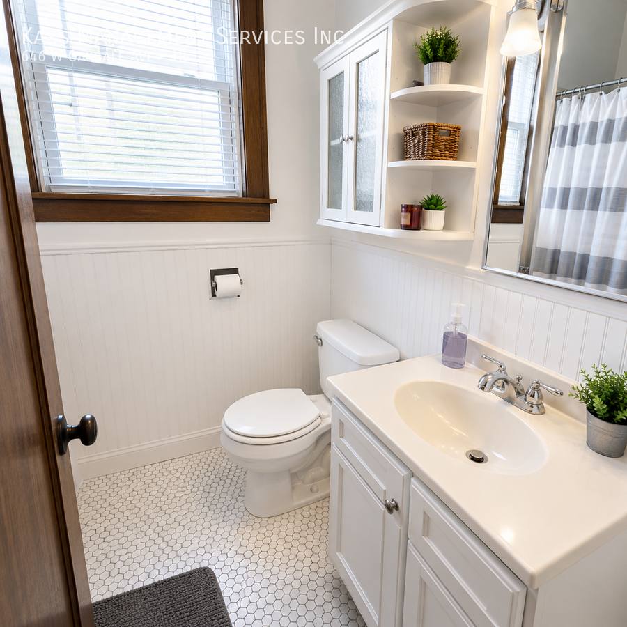 Apartment for rent at 646 W Oakdale Ave #1R, Chicago, IL 60613