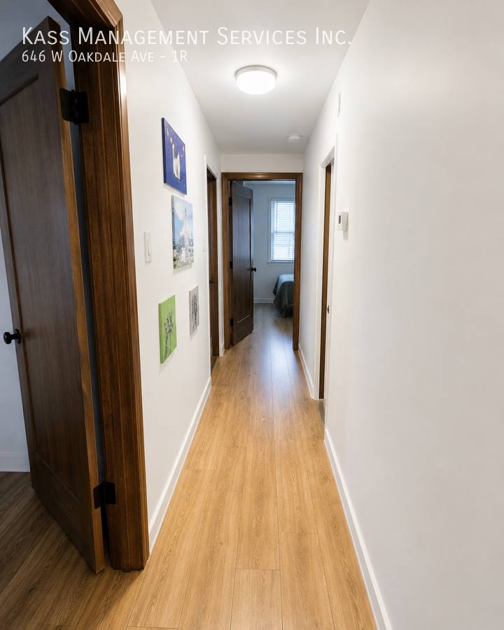 Apartment for rent at 646 W Oakdale Ave #1R, Chicago, IL 60613