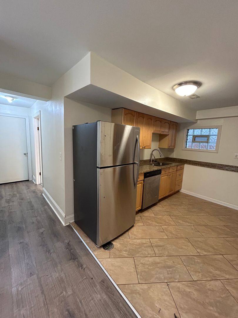 Apartment for rent at 1505 W Huron St #G, Chicago, IL 60642