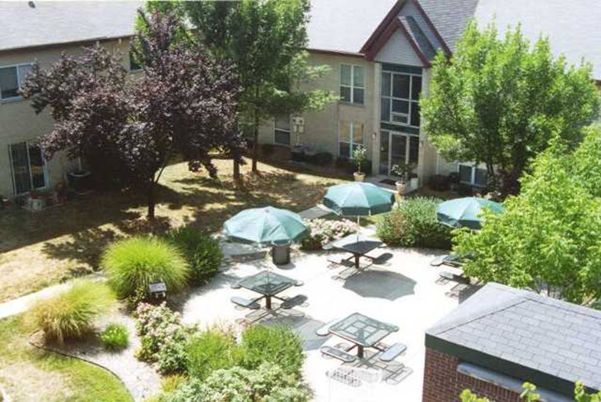 Apartment for rent at 11515 Gravois Rd, Saint Louis, MO 63126