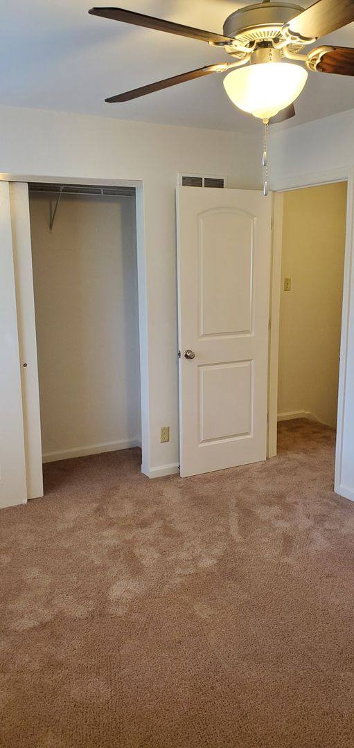 Apartment for rent at 11515 Gravois Rd, Saint Louis, MO 63126