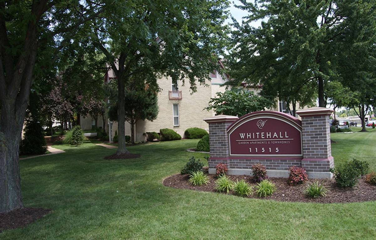 Apartment for rent at 11515 Gravois Rd, Saint Louis, MO 63126