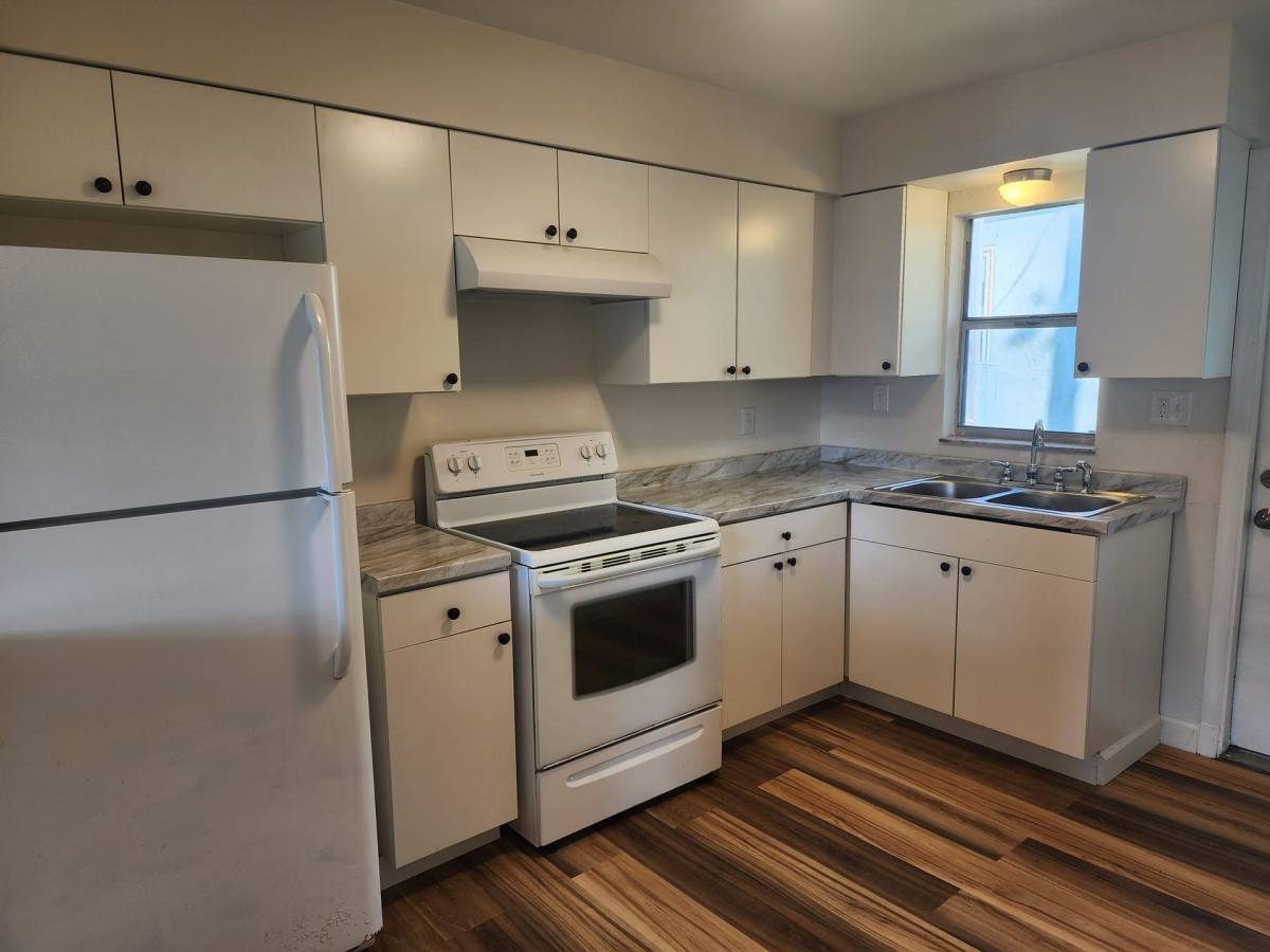 Apartment for rent at 1609 56th St S, Saint Petersburg, FL 33707