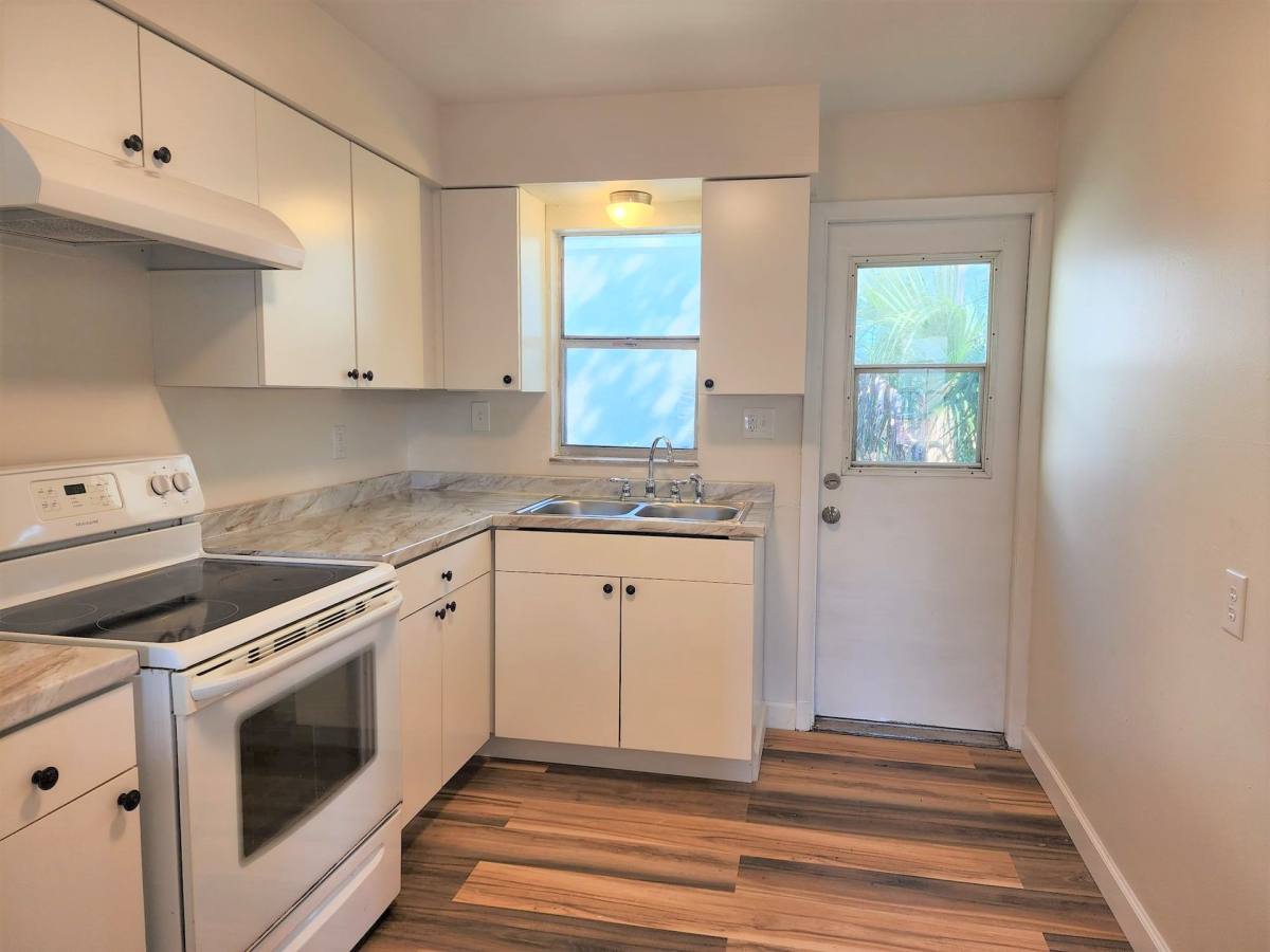 Apartment for rent at 1609 56th St S, Saint Petersburg, FL 33707