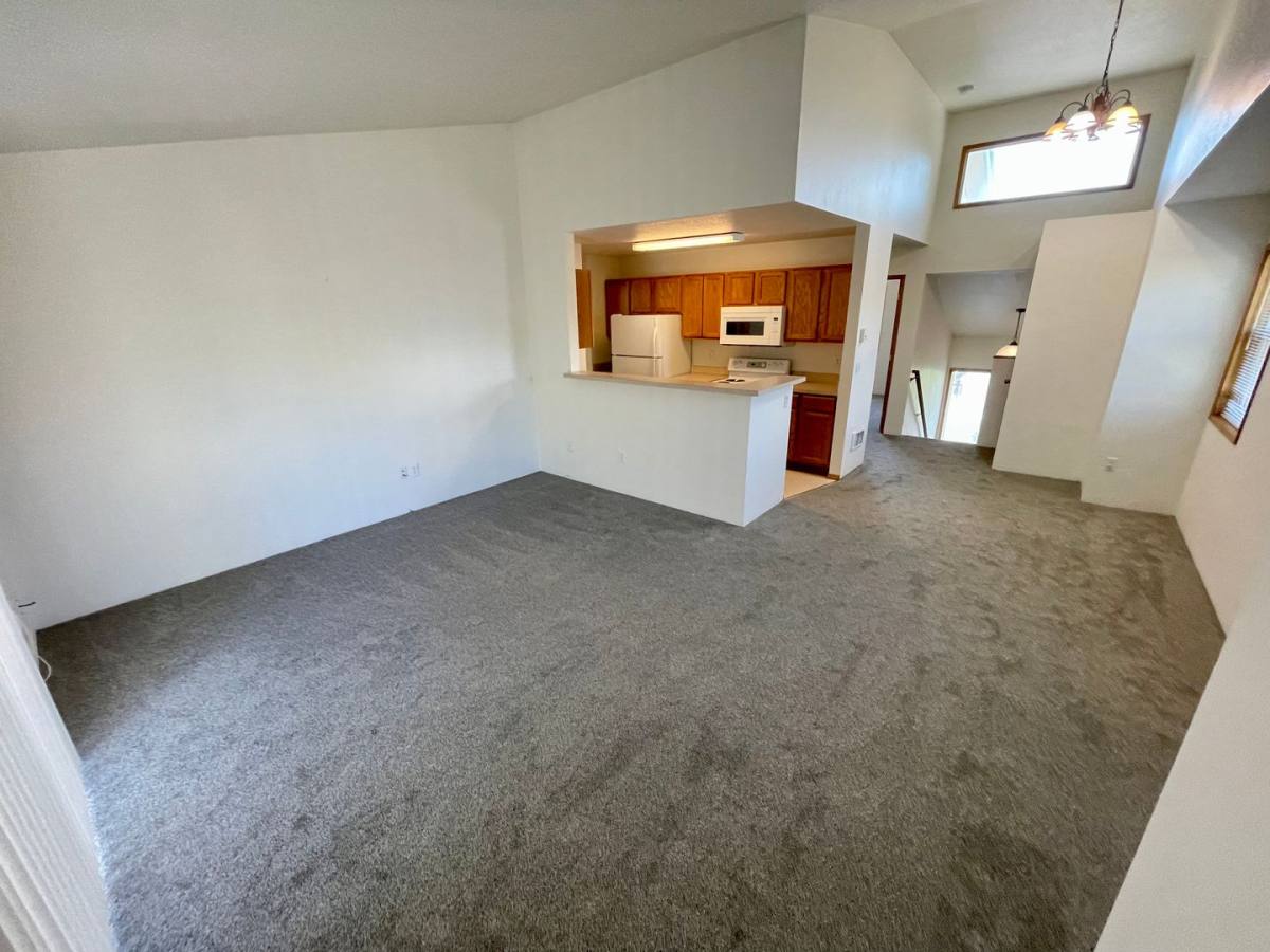 Apartment for rent at 5631 N Hills Dr, Klamath Falls, OR 97603