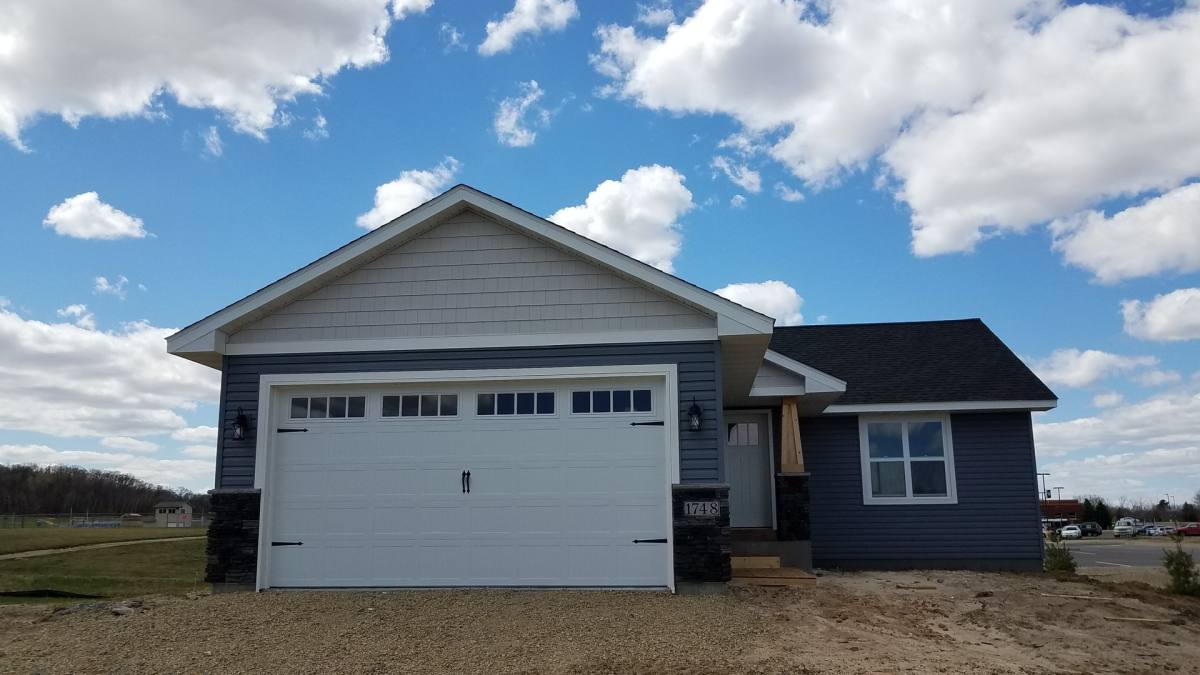 House for rent at 1748 Morning Glory Dr, River Falls, WI 54022