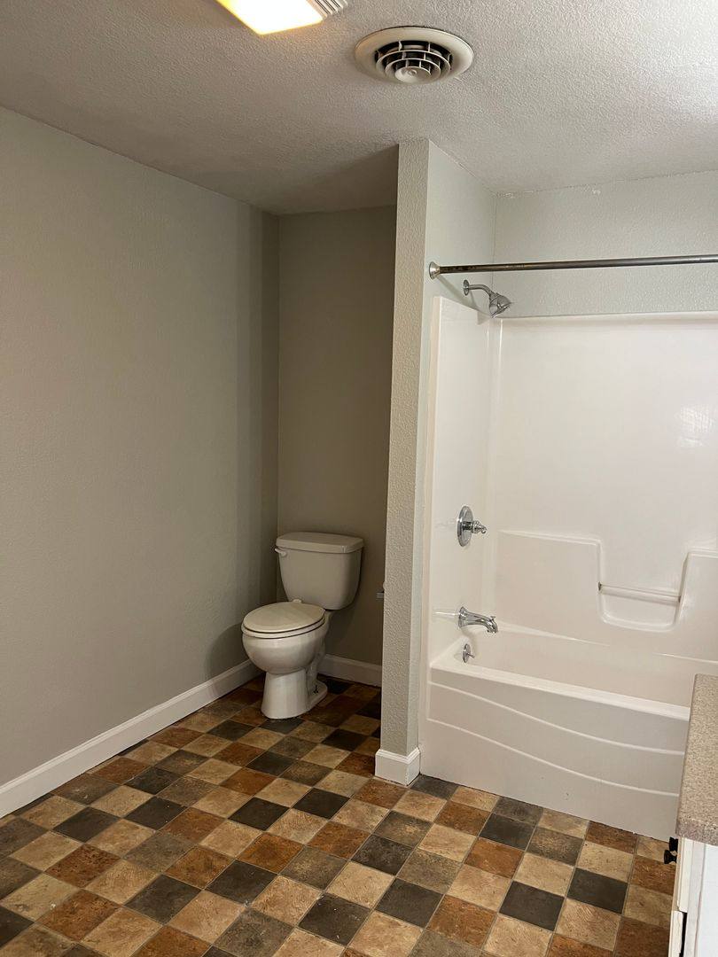 Apartment for rent at 2047 US-Highway, Du Quoin, IL 62832
