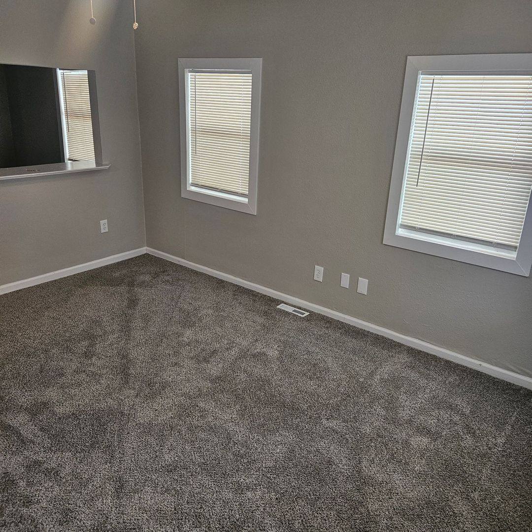 House for rent at 609 N Hocker Ave, Independence, MO 64050