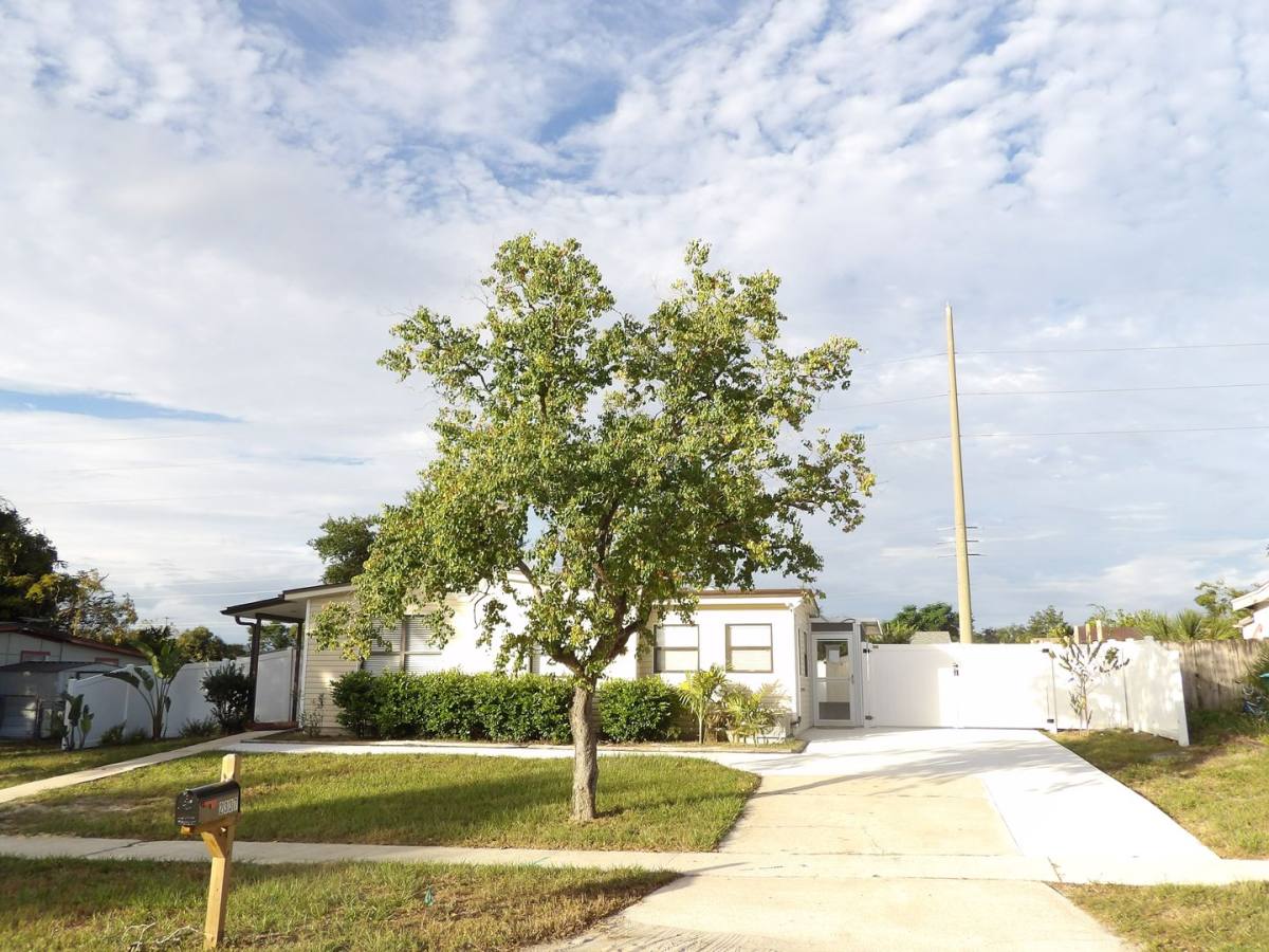 House for rent at 2337 Greenwood St, Deltona, FL 32738