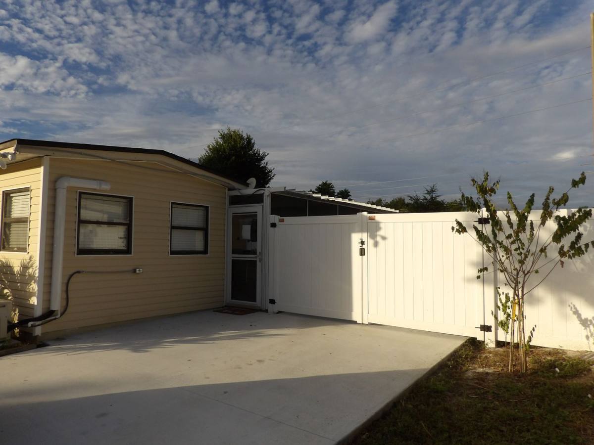 House for rent at 2337 Greenwood St, Deltona, FL 32738