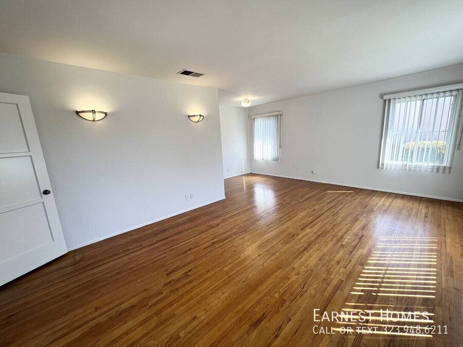 House for rent at 14013 Addison St, Sherman Oaks, CA 91423