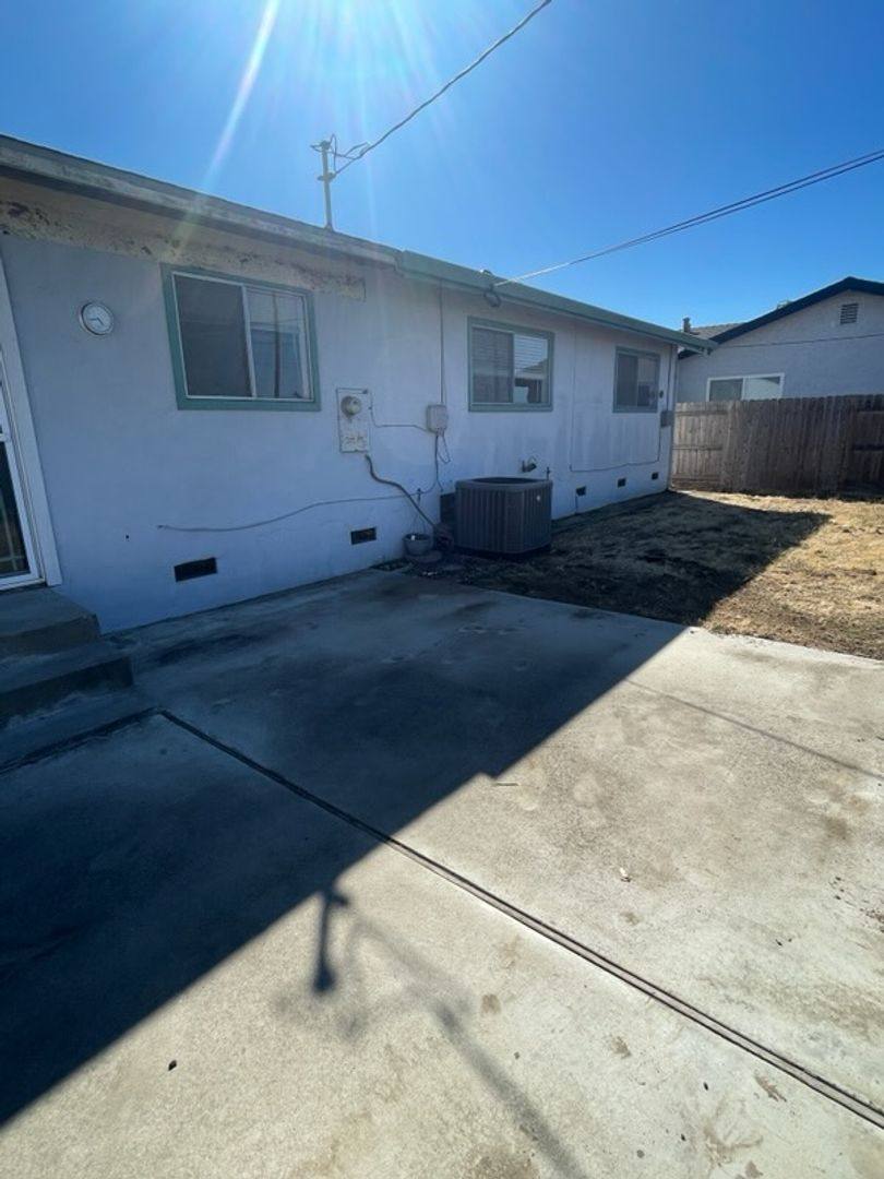 House for rent at 137 Argonaunt St, Manteca, CA 95336