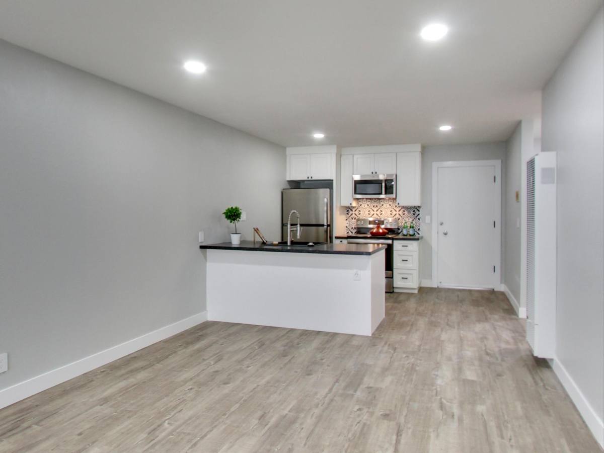Apartment for rent at 41 Moss Ave #103, Oakland, CA 94610