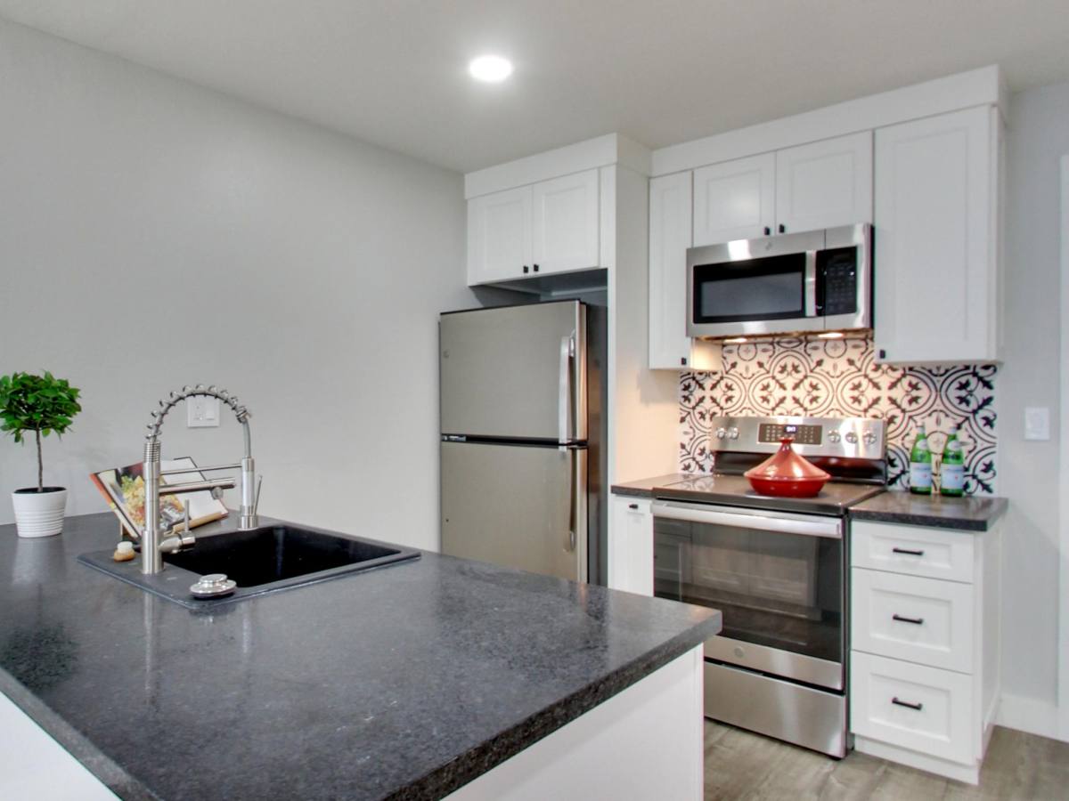 Apartment for rent at 41 Moss Ave #103, Oakland, CA 94610