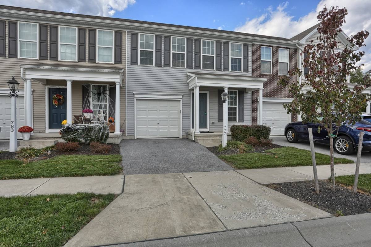 Townhouse for rent at 777 Whitetail Rd, Hummelstown, PA 17036
