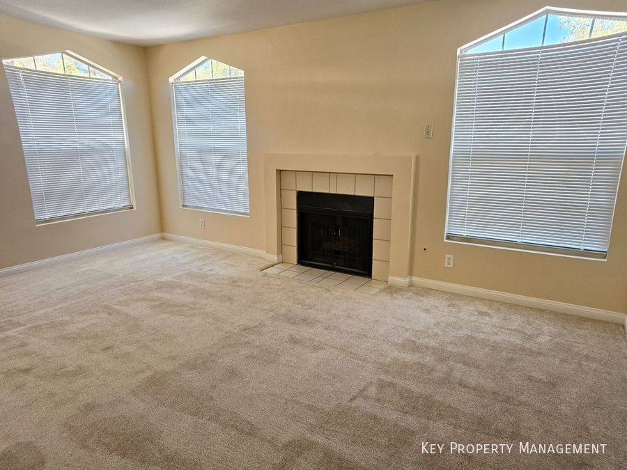 Townhouse for rent at 2817 Crystal Lantern Dr, Henderson, NV 89074