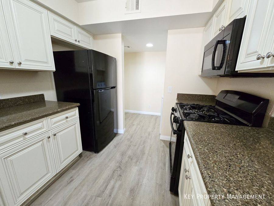 Townhouse for rent at 2817 Crystal Lantern Dr, Henderson, NV 89074