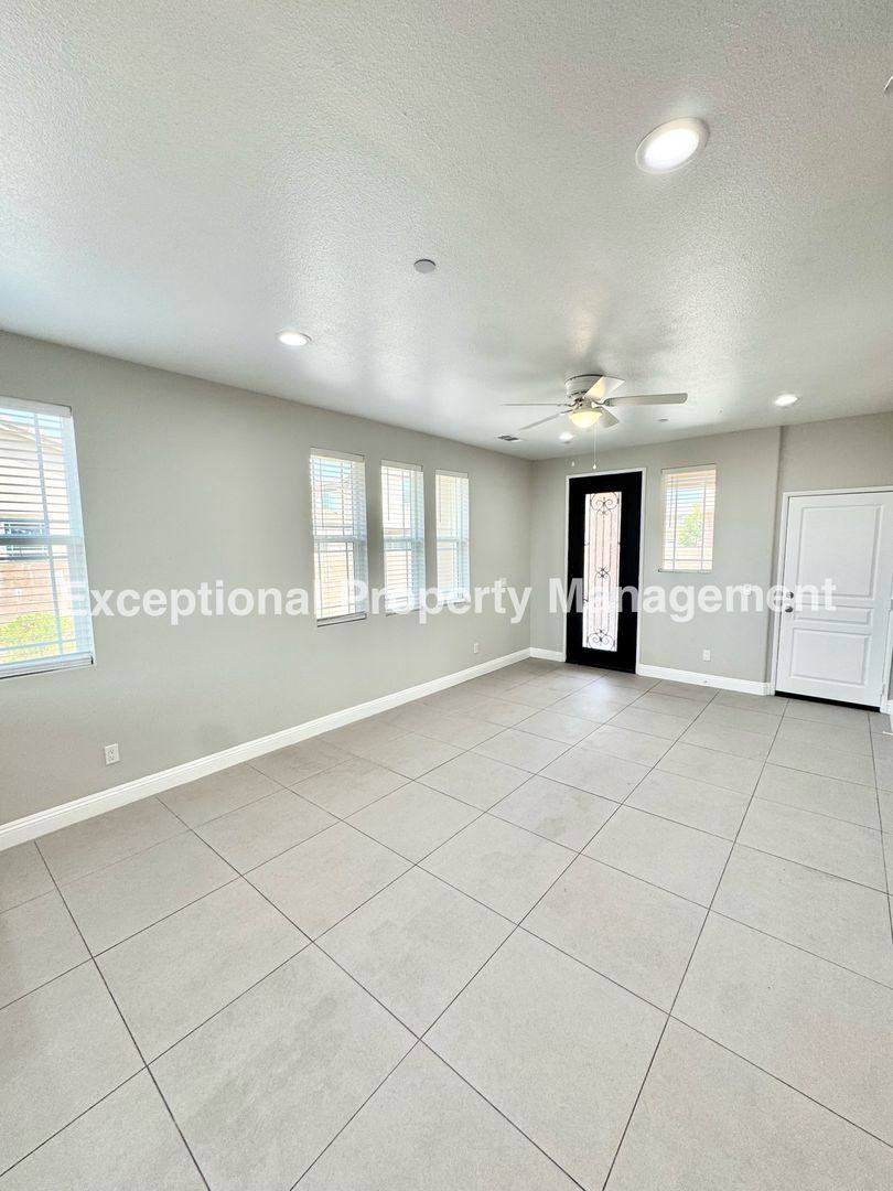 Apartment for rent at 16265 Plum St, Fontana, CA 92336