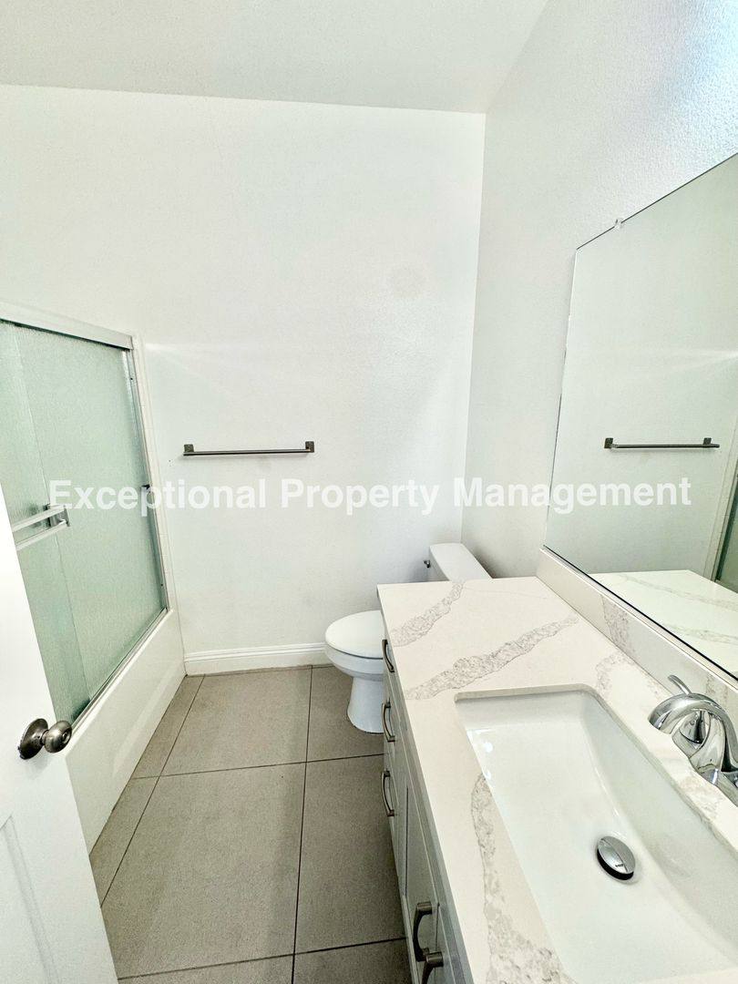 Apartment for rent at 16265 Plum St, Fontana, CA 92336