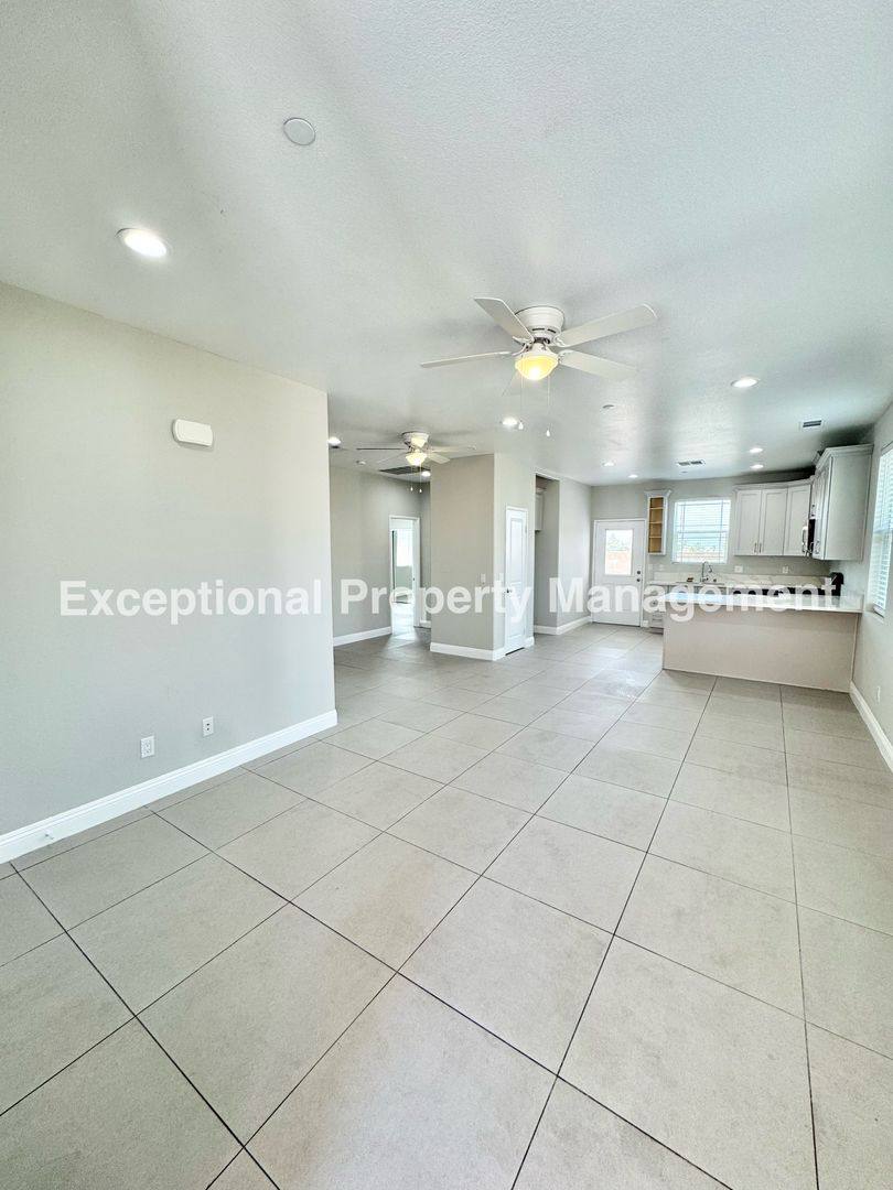 Apartment for rent at 16265 Plum St, Fontana, CA 92336