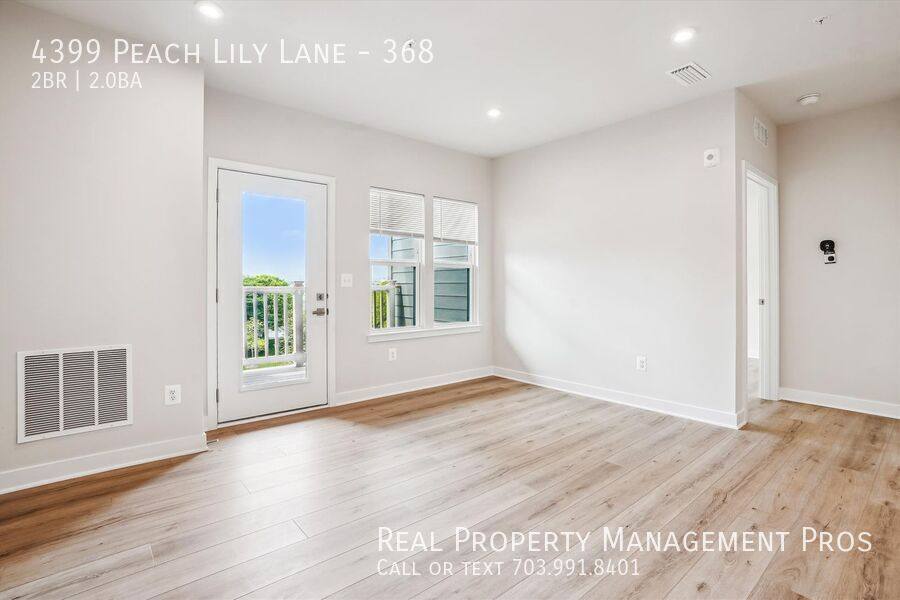 Condo for rent at 4399 Peach Lily Lane #368, Chantilly, VA 20151