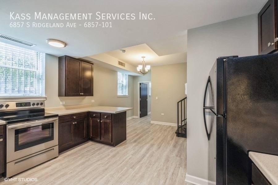 Apartment for rent at 6857 S Ridgeland Ave #101, Chicago, IL 60649